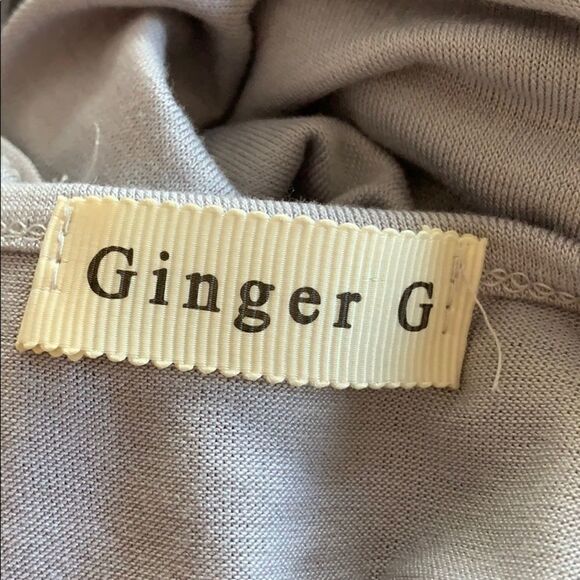 Ginger G Cold shoulder short sleeve top size M - Picture 5 of 6